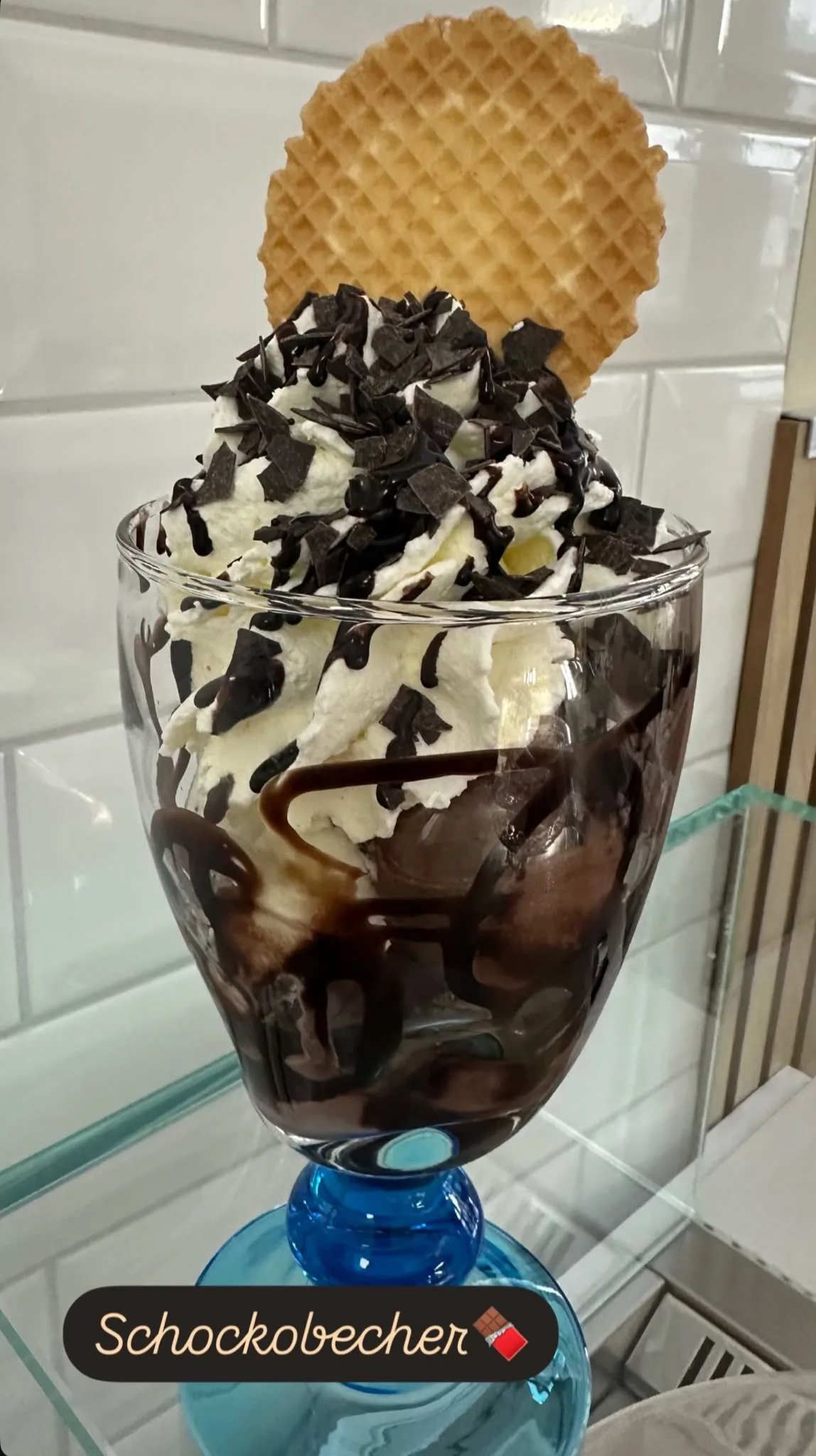 Schokobecher im Eiscafé Stella